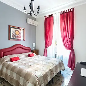 ** Konukevi Calamatta İtalya