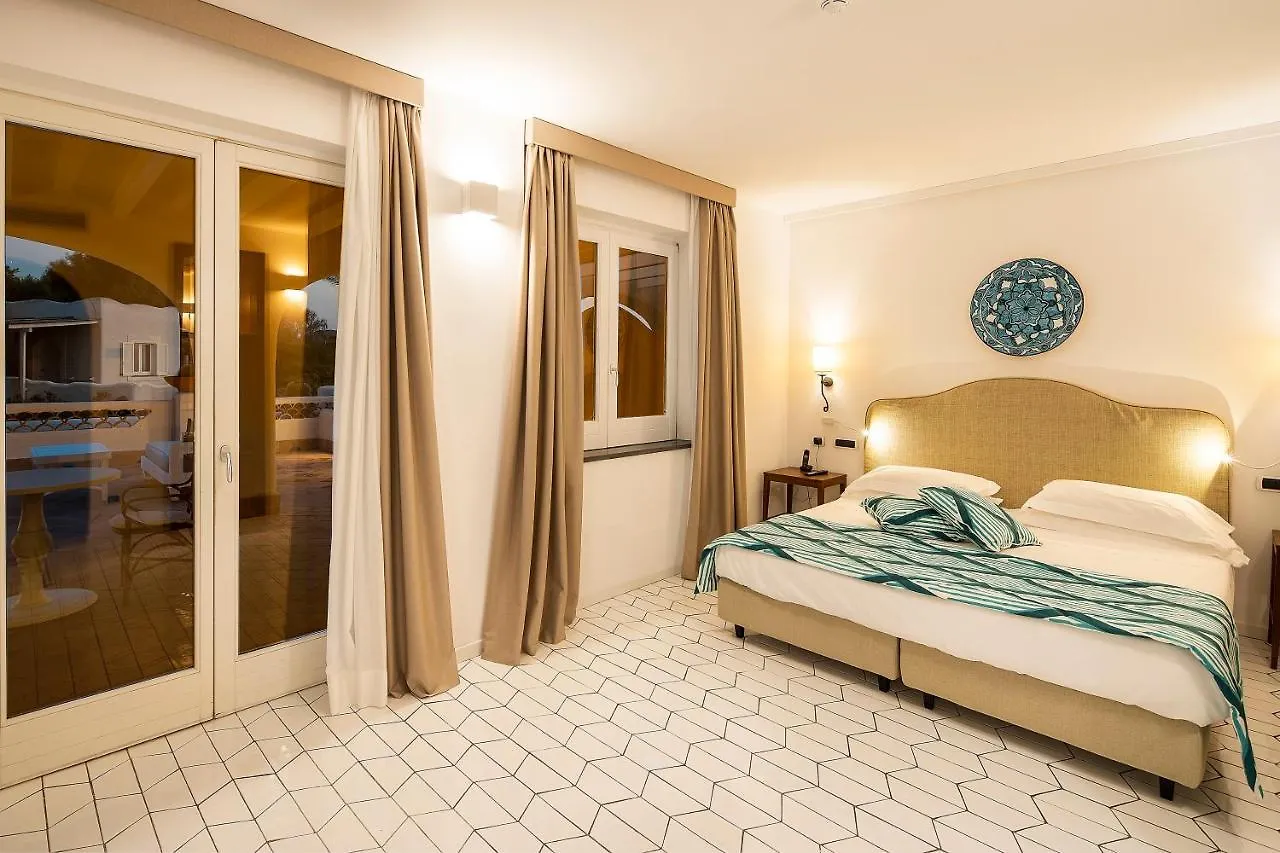Therasia Resort Sea And Spa - The Leading Hotels Of The World Вулкано 5*,  Италия